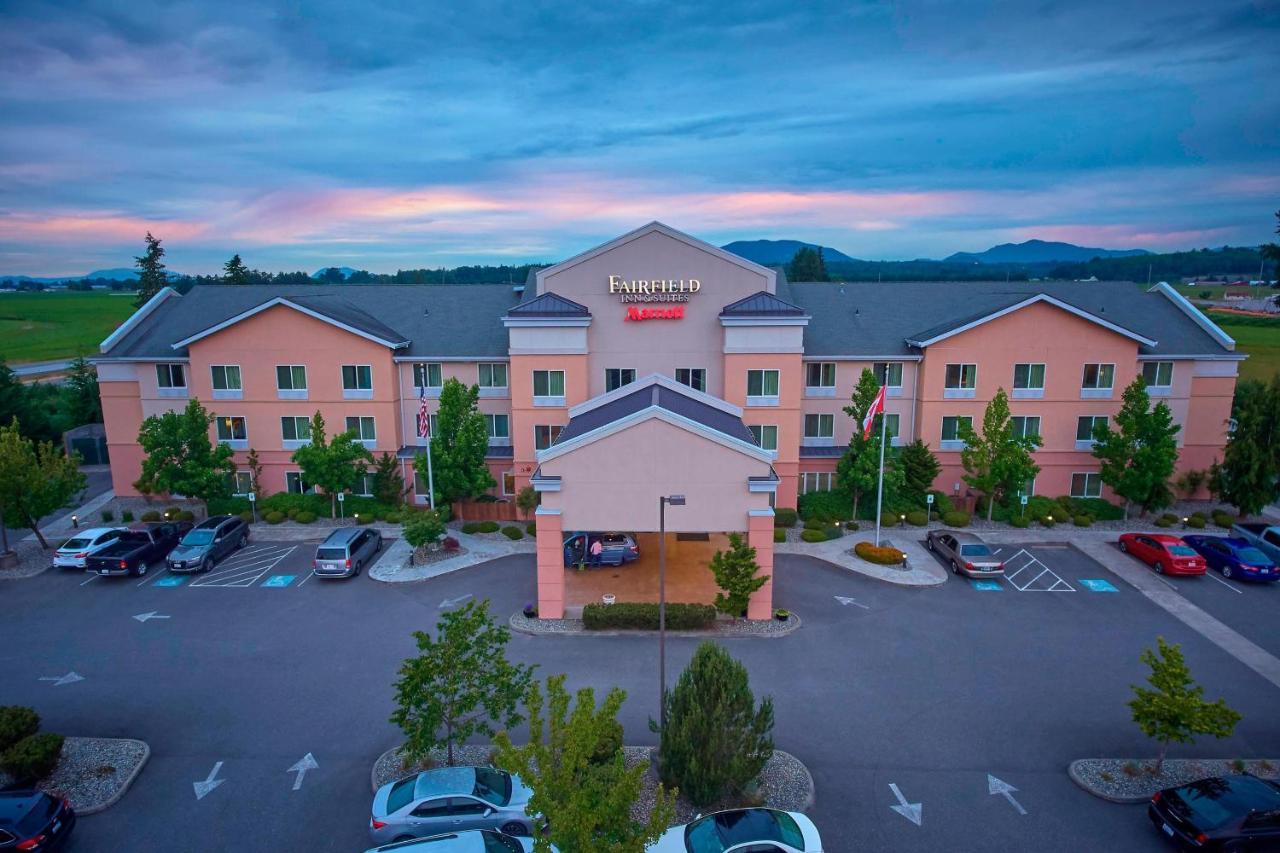 Fairfield Inn & Suites Бърлингтън Екстериор снимка