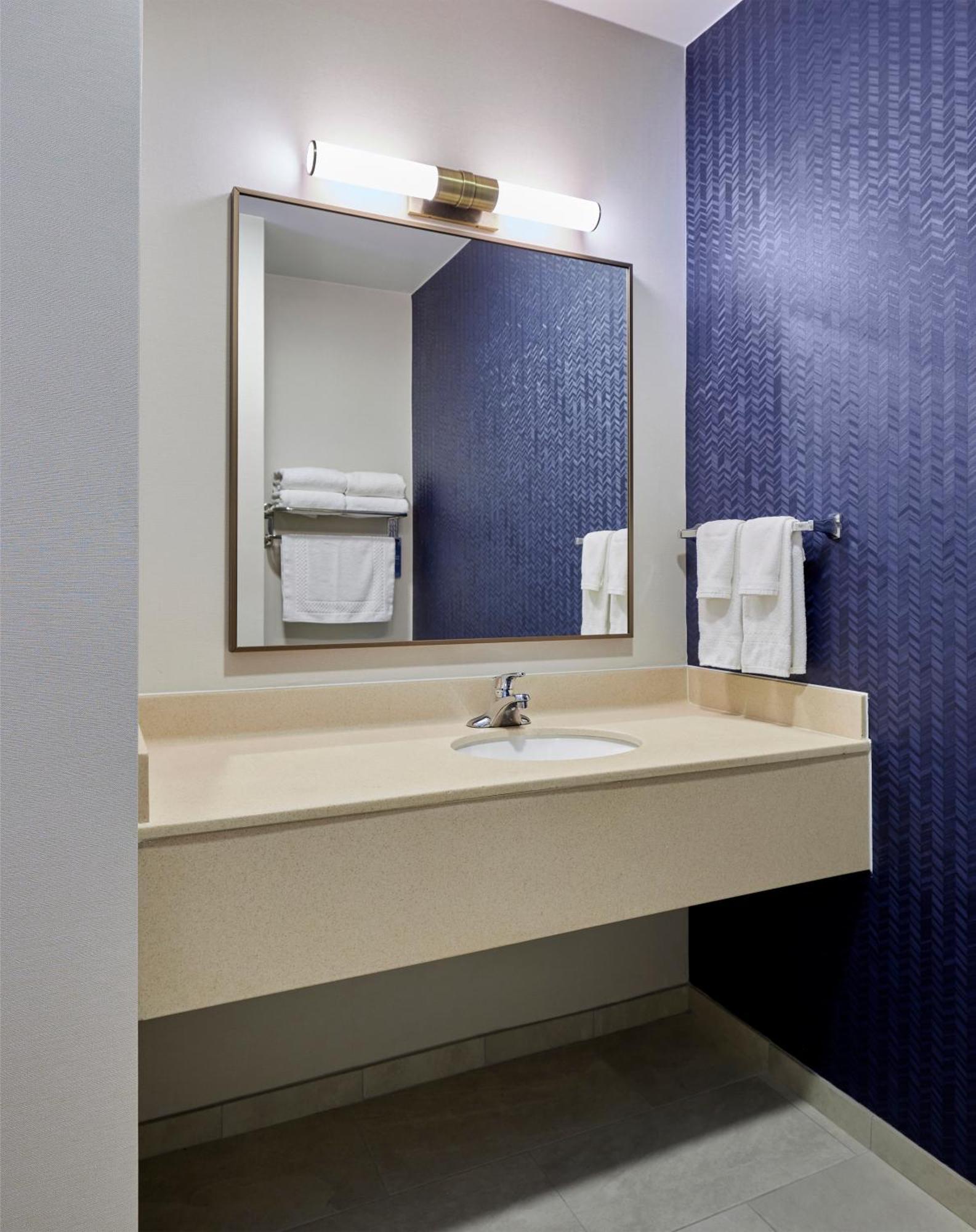 Fairfield Inn & Suites Бърлингтън Екстериор снимка