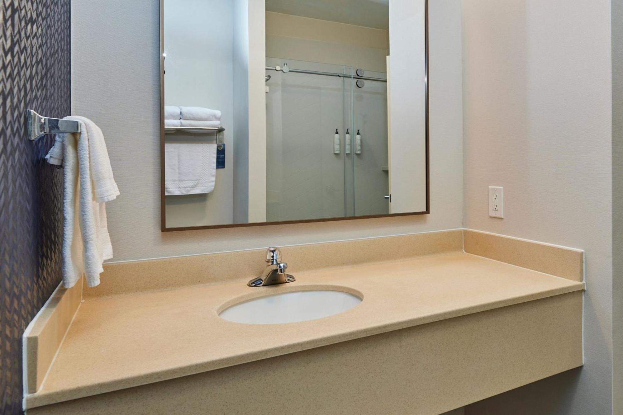 Fairfield Inn & Suites Бърлингтън Екстериор снимка