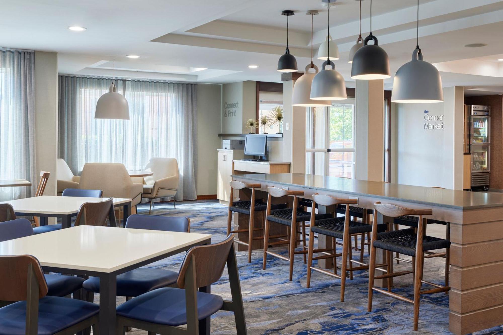 Fairfield Inn & Suites Бърлингтън Екстериор снимка