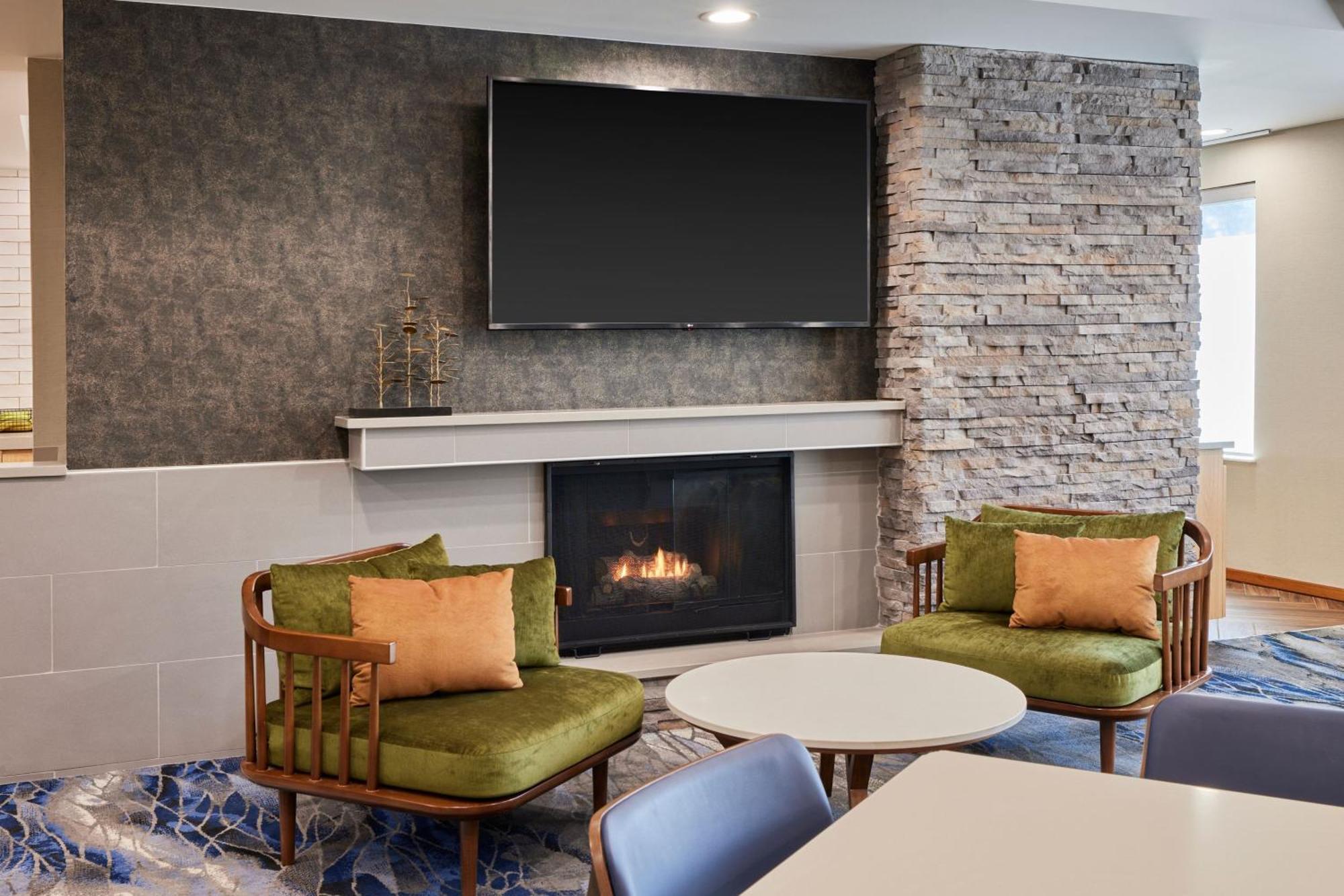 Fairfield Inn & Suites Бърлингтън Екстериор снимка