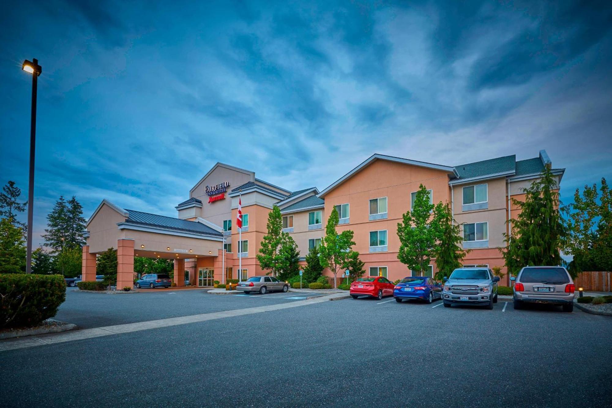 Fairfield Inn & Suites Бърлингтън Екстериор снимка