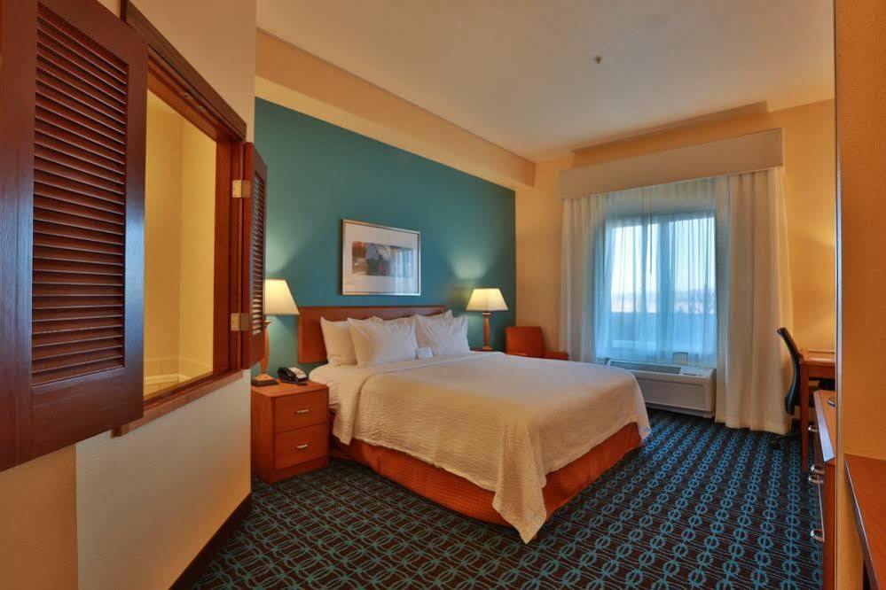 Fairfield Inn & Suites Бърлингтън Екстериор снимка