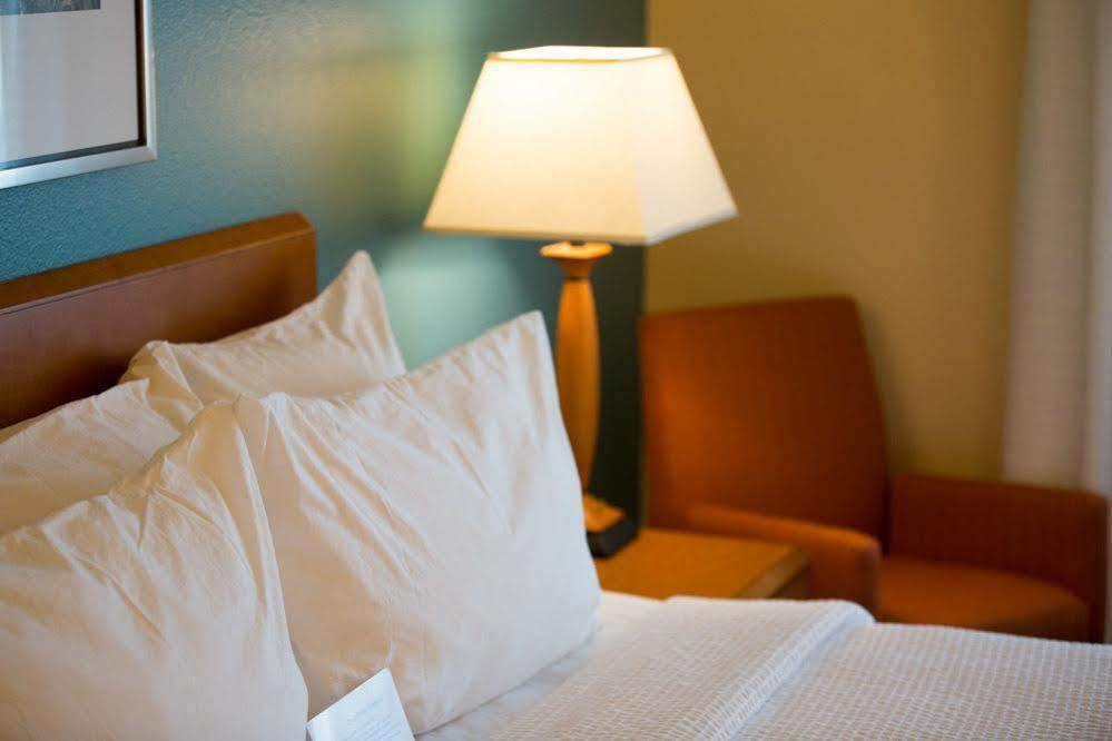 Fairfield Inn & Suites Бърлингтън Екстериор снимка