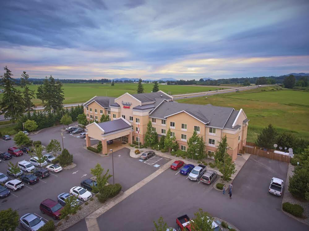 Fairfield Inn & Suites Бърлингтън Екстериор снимка